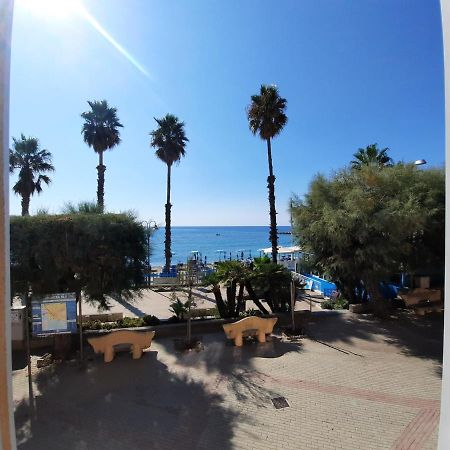 Villa Finestre Sul Mare San Lorenzo al Mare Habitación foto