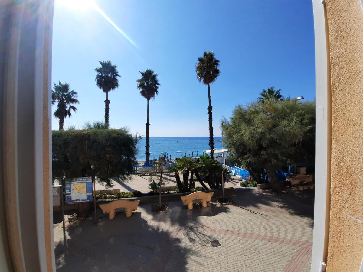 Villa Finestre Sul Mare San Lorenzo al Mare Habitación foto